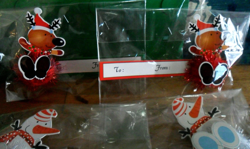Lote de 12 ETIQUETAS DE REGALO Pom Pom para Navidad Motivos Elevados Papá Noel, Muñeco de Nieve, Reno Foto 4 de 4