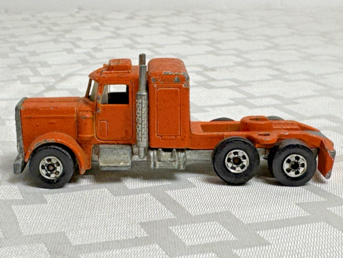 Vintage Hot Wheels Steering Rigs PETERBILT Semi Truck 5672 Orange Blackwalls 82 - Picture 5 of 9
