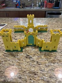 LEGO Yellow Castle 375/6075- Incomplete