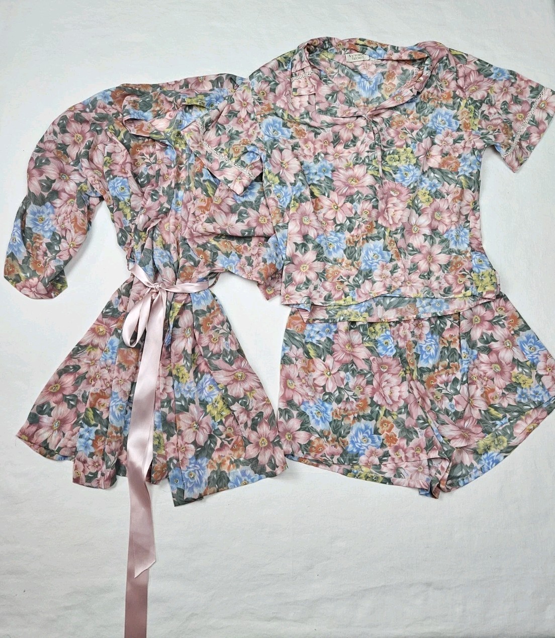 Victorias Secret Sleepwear Small 3 Piece Vintage Floral Gown Shirt Shorts Pink