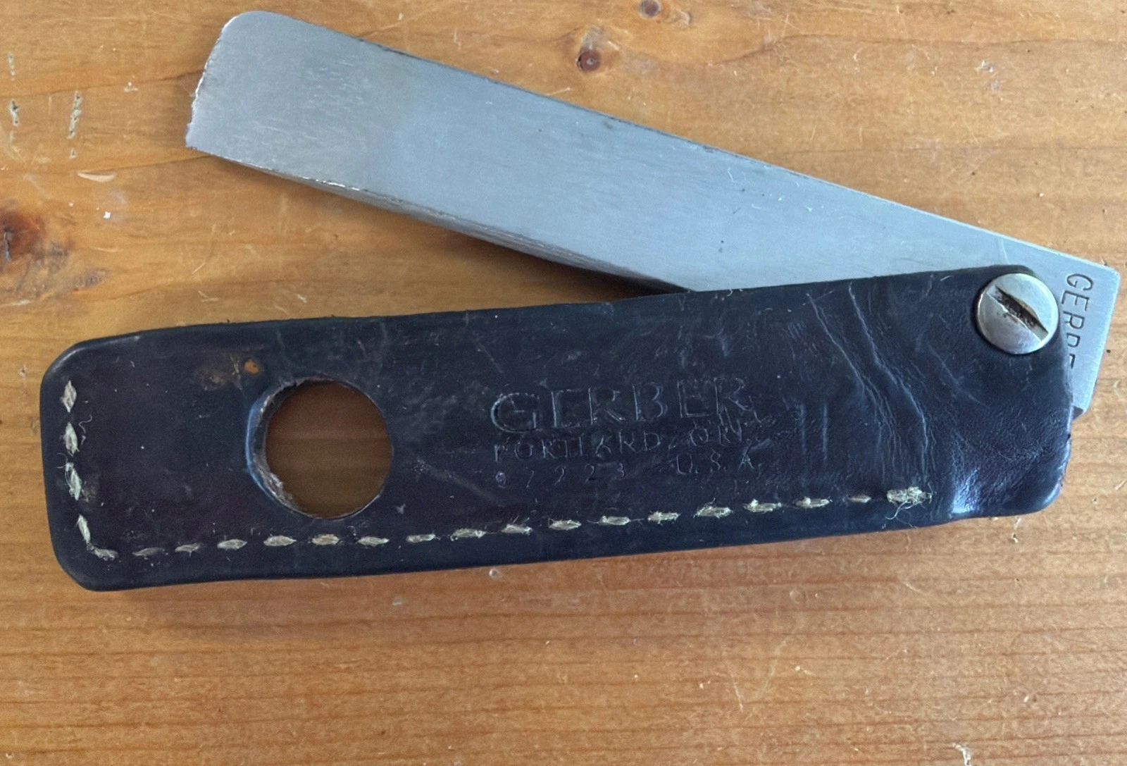 Vintage Gerber 97223 Portland USA 5" Folding Steel Hone Knife Sharpener Leather