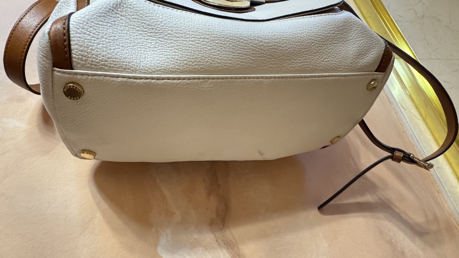 Authentic Michael Kors Leather White & Tan Margo … - image 4