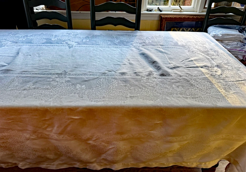 Vintage Double Damask Banquet Tablecloth with Hydrangeas  ZZ586 - Image 2 of 4