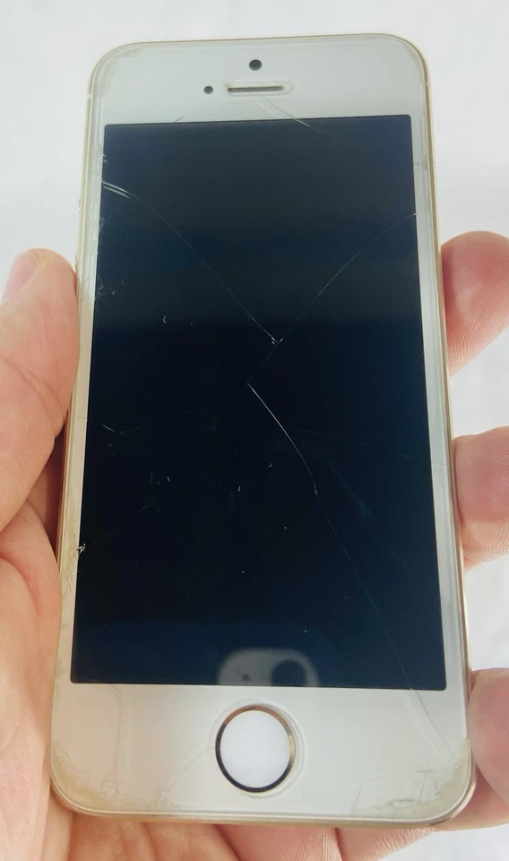 iPhone 5s Model A1533 32G Phone Lot Of 2 White And Rose Gold - Image 3 of 4