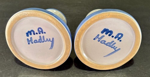 M. A. HADLEY POTTERY PAIR (2) CANDLE HOLDERS 4" X 4 1/4" SIGNED - Picture 4 of 4