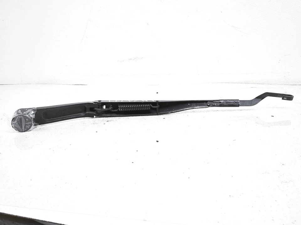 2018-2023 Kia Stinger Front Left Driver Windshield Wiper Arm Oem 98311-J5000 - Image 2 of 4
