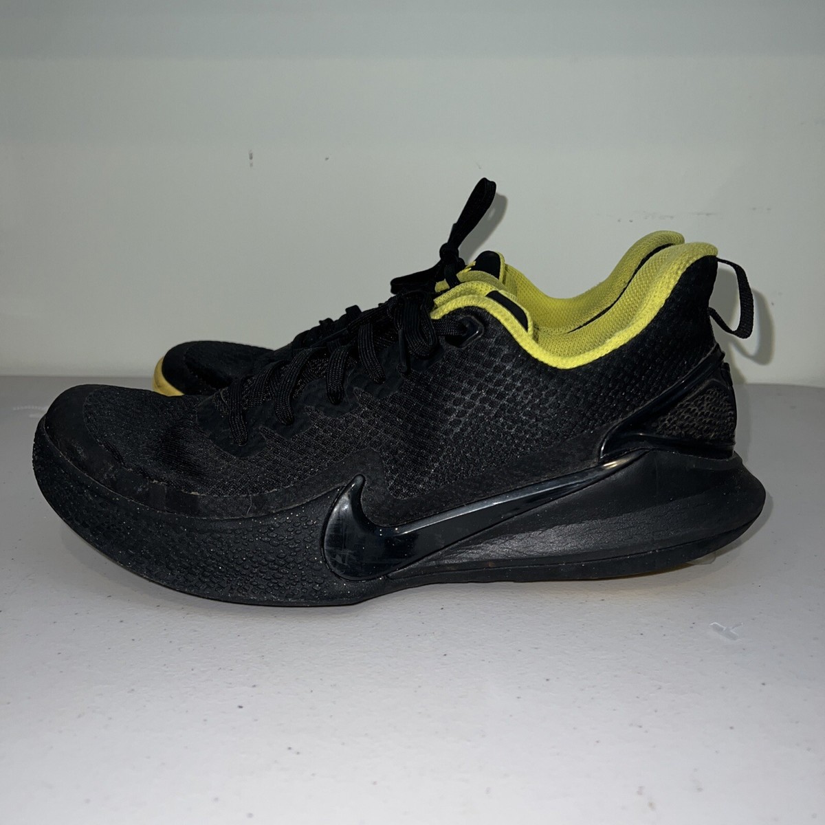 Size 9.5 - Nike Mamba Focus Black Optimum Yellow KOBE Bryant Used