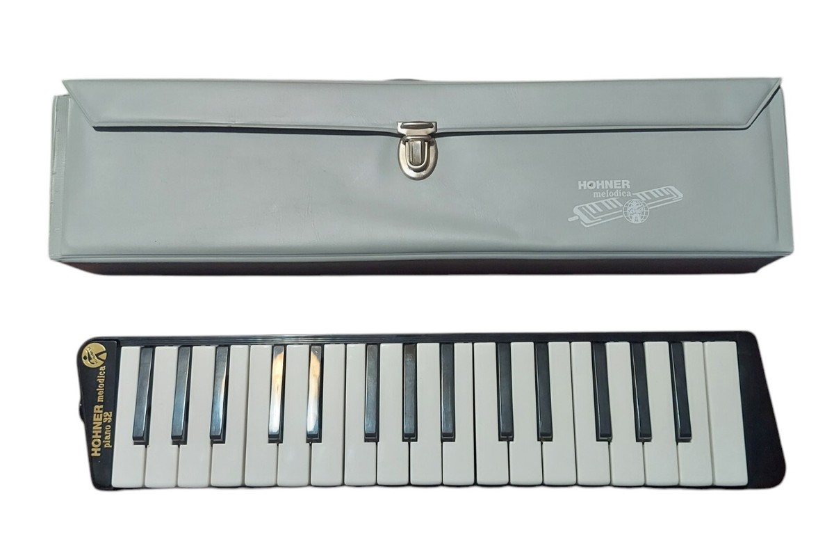 6/15日限定値下げHohner Melodica 2本ボタン式ビンテージ Vintage Hohner Melodica Piano 32 with Original Case and