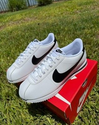 9.5 MEN'S NIKE CORTEZ BLACK / WHITE RUNNING SNEAKERS DN1791-107