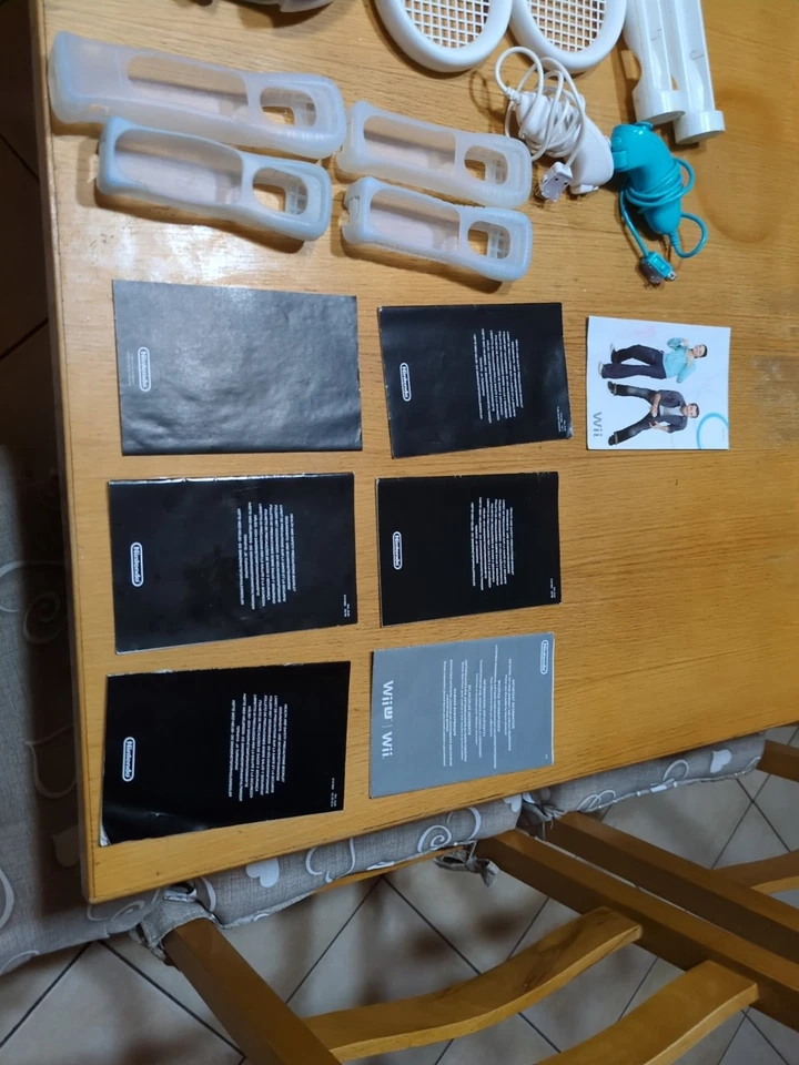 Nintendo Wii + 10 giochi originali + 3 controller + accessori (Senza Scatola) - Immagine 4 di 4