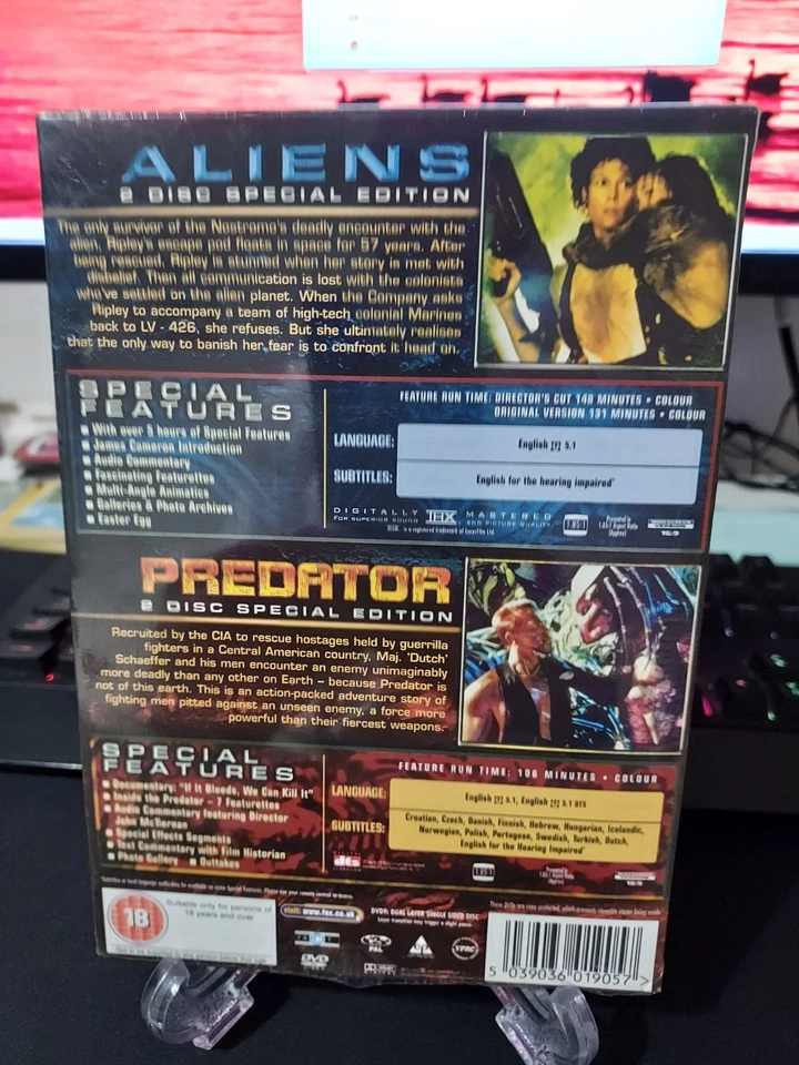 Aliens / Predator - 4 Disc Commemorative Edition DVD Box Set - New - Image 2 of 2