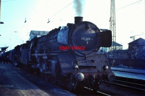 PHOTO  GERMAN RAILWAY -  DB CLASS 001 'S NO 001 088 AND 001 008 AT BAMBERG DOUBL - Photo 1/1