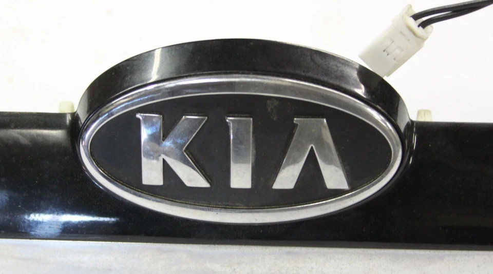 2005 Kia Spectra 4 Door Sedan Rear Trunk Handle License Plate Tag Lights 05 06 - Image 2 of 4