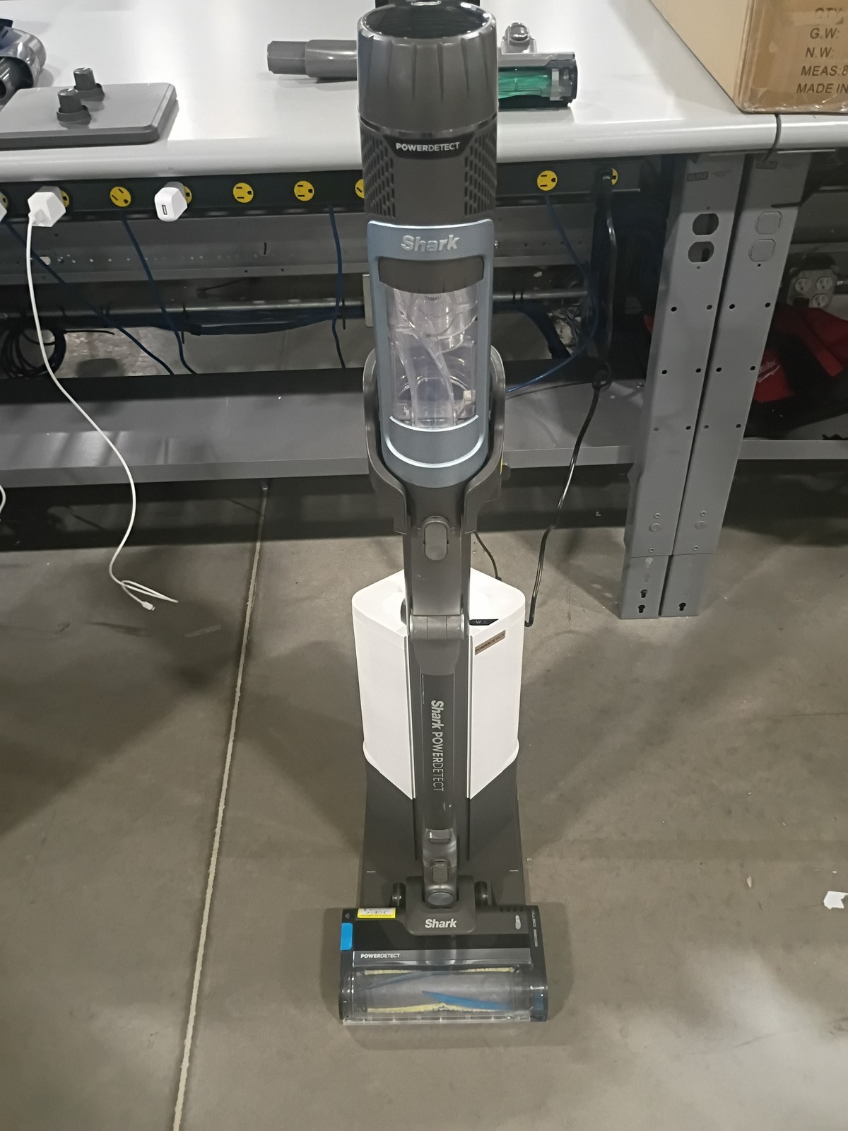SHARK&reg; CORDLESS POWERDETECT&trade; CLEAN & EMPTY SYSTEM - GRAY/ LIGHT BLUE