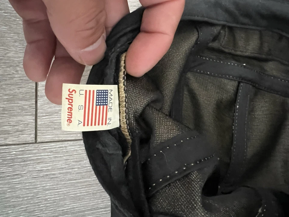 GORRA CAMPAMENTO CUERO CAMUFLAJE PATO SUPREMO floral camellos ikat espiga S/S 2012 Foto 2 de 4