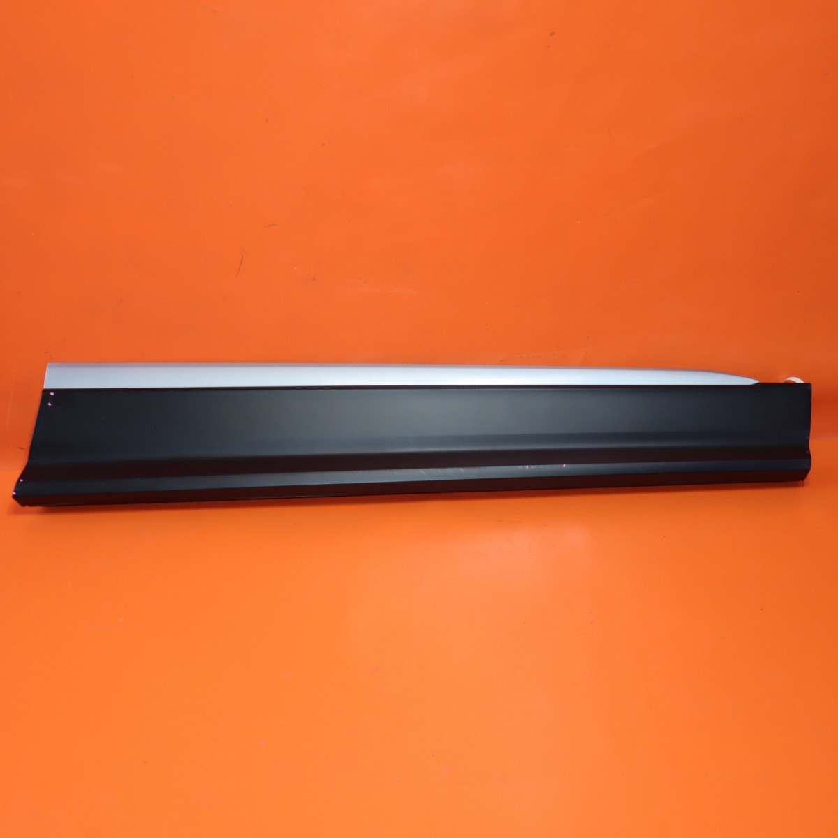 Lamborghini Urus 2019-2021 Front Right Lower Trim molding