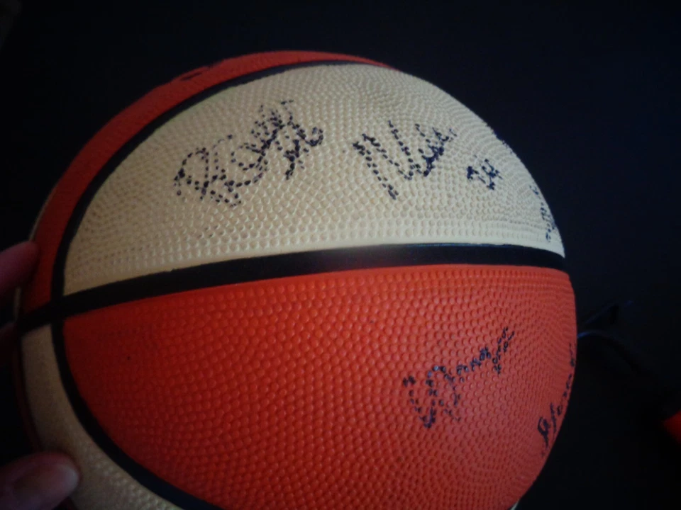 SYLVIA FOWLES Signed WNBA Basketball Ball + 7 Signed by 8 Free Shipping - Image 3 of 3