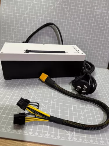 eGPU OCuLink External GPU Dock PCIe 4.0 x4 550W TGX Compatible