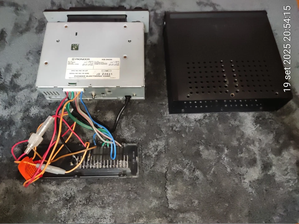 Autoradio Pioneer KE-3434 Car Cassette Receiver produzione 1980-1984 - Immagine 3 di 4