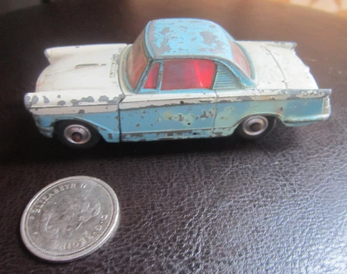 Vintage Corgi Toys TRIUMPH HERALD COUPE w/ Opening hood Toy car Great Britain