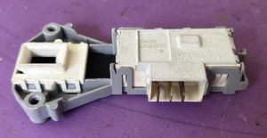 Original LG WM12336FD Waschmaschine Türschloss 635660155