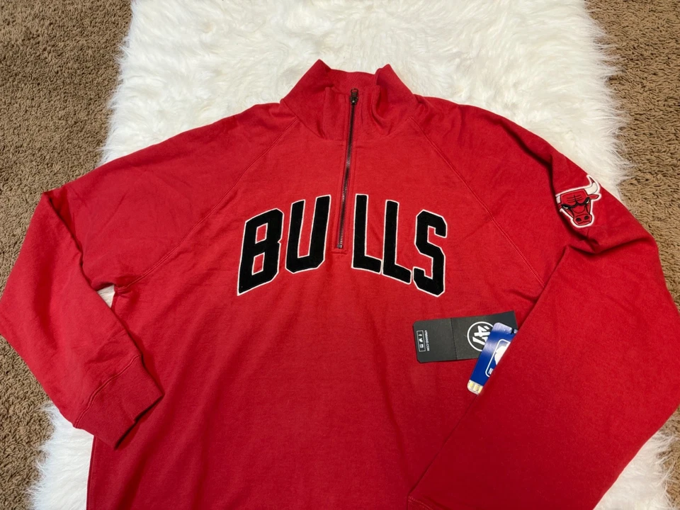 Chicago Bulls 47' 品牌红色 1/4 拉链男式 XL 码运动衫 — 第 2/4 张图片