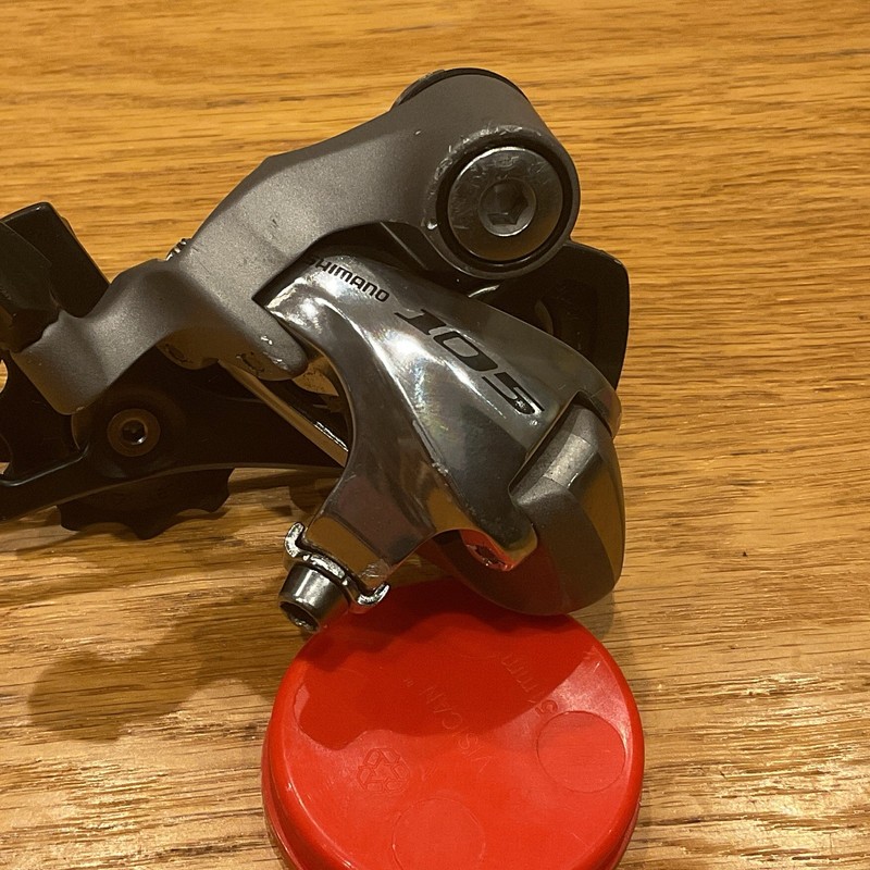 Shimano 105 RD-5700 Rear Derailleur 10 Speed Short Cage Road Hanger