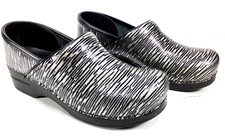 Dansko Women's Zebra White & Black Comfort Leather Slip On Clogs Sz 41 (10.5-11)