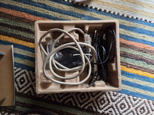 TP-Link TL-PoE10R PoE Splitter Selectable Power Output - Photo 2/2
