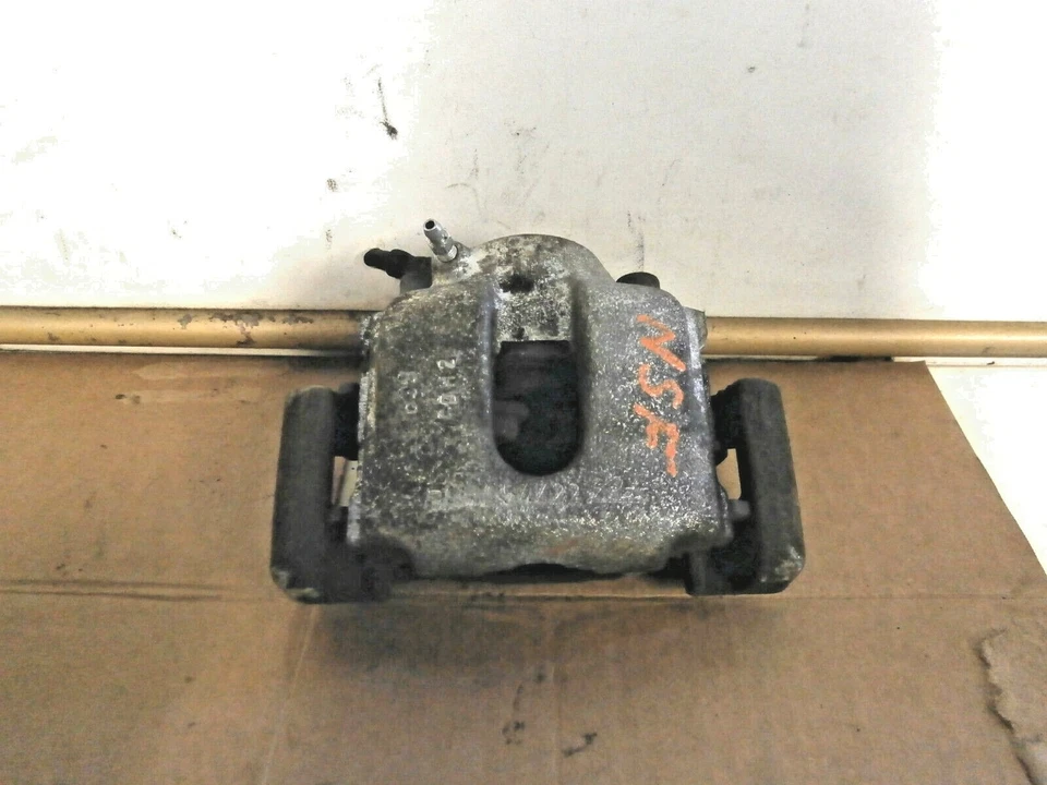BMW 3 SERIES E46 2000 NEARSIDE PASSENGER SIDE FRONT BRAKE CALIPER 639 - Image 1 of 1
