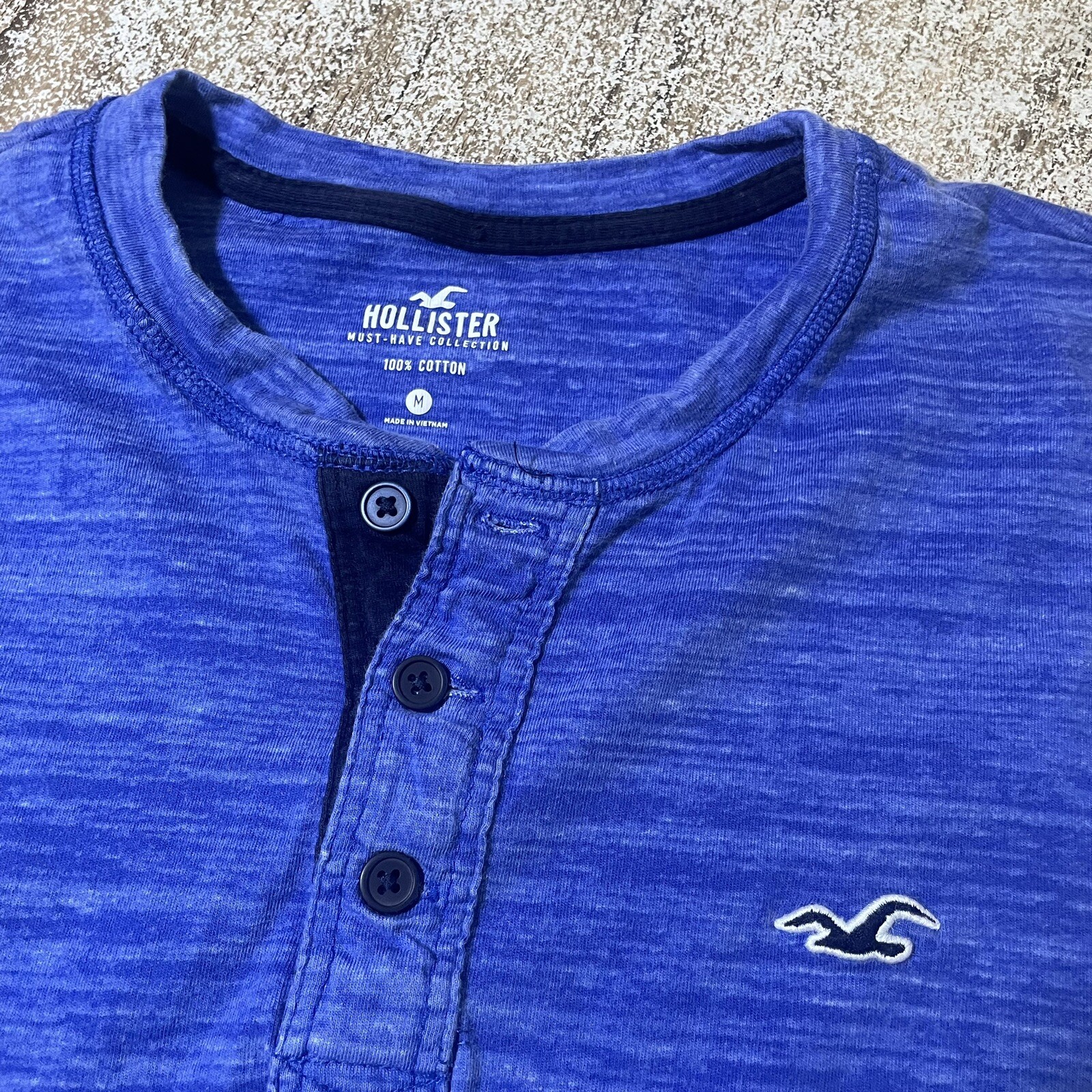 Hollister Men’s Henley Tee Shirt Size M 28009 Jolly Kids Castles