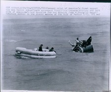 1965 Virgil Gus Grissom John Young Leave Suit-Up Van Nasa Wirephoto 7X9