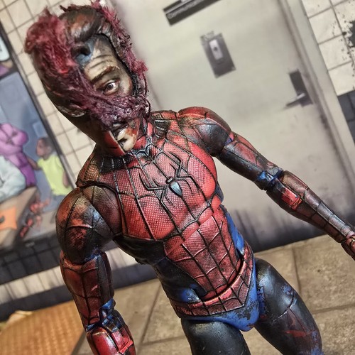 Marvel Legends Spider-Man Tom Holland Custom Battle Damage No Way Home Punisher - Picture 7 of 13