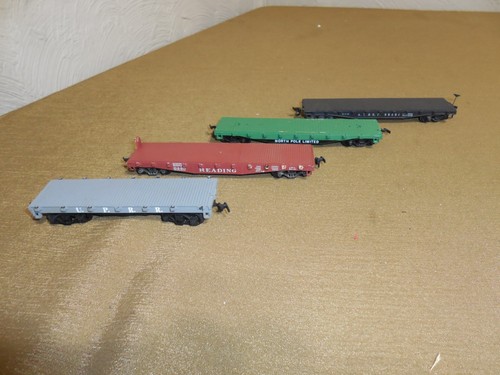 4 HO TRAIN FLATCARS U.P.R.R., A.T.S.F. 90896, LECTURA 9440, NPRTH POLE LIMITED | Zustand: Used