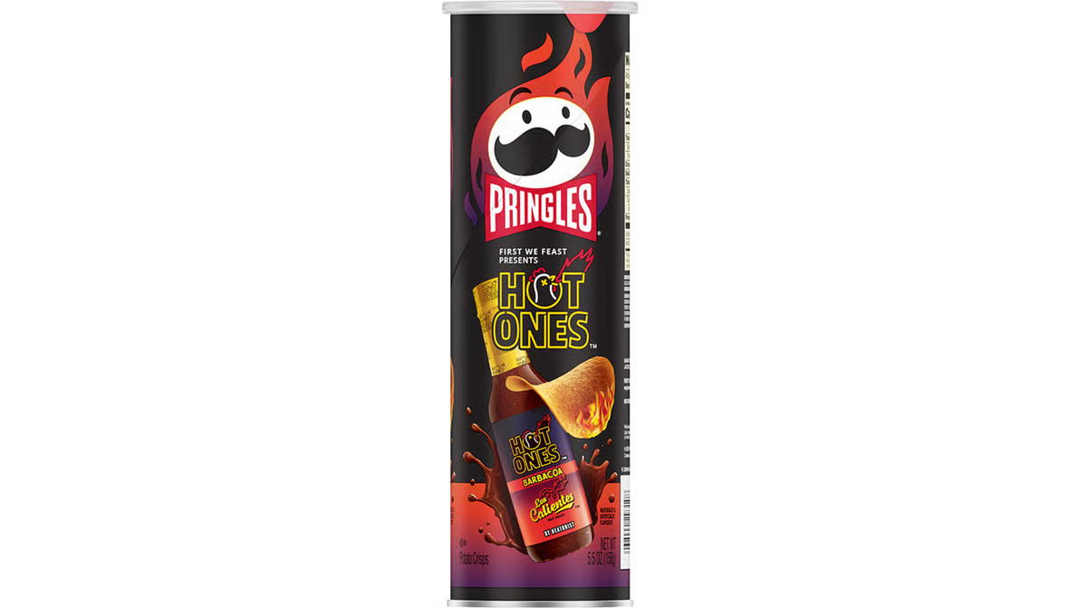 7x Cans Pringles Hot Ones Barbacoa Flavor Potato Crisps Chips 55oz 8790₽