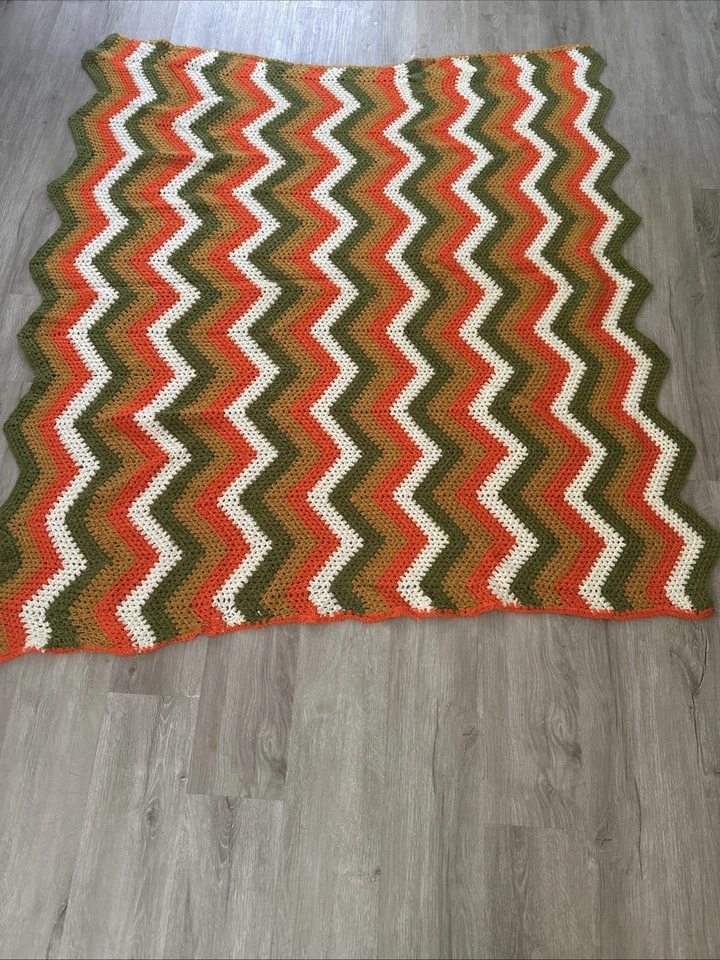 Cobertor afegão vintage feito à mão malha de crochê Chevron retrô 48x54 em excelente estado usado - Imagem 3 de 4