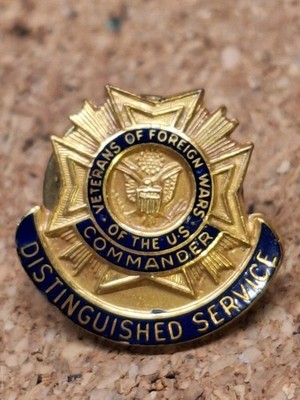 V.F.W COMMANDER DISTINGUISHED LAPEL PIN