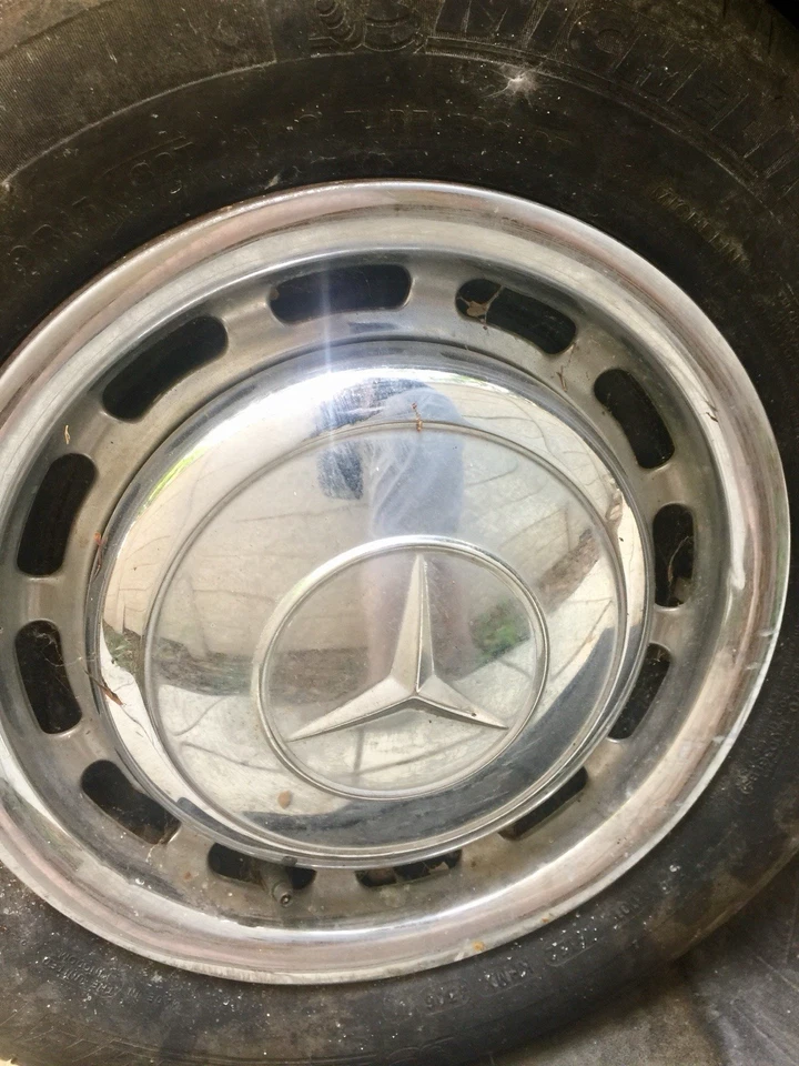 Mercedes Benz W110 230 200 190 1966 tapacubos cromados llanta de 13” con 110 juego de 4 Foto 2 de 3
