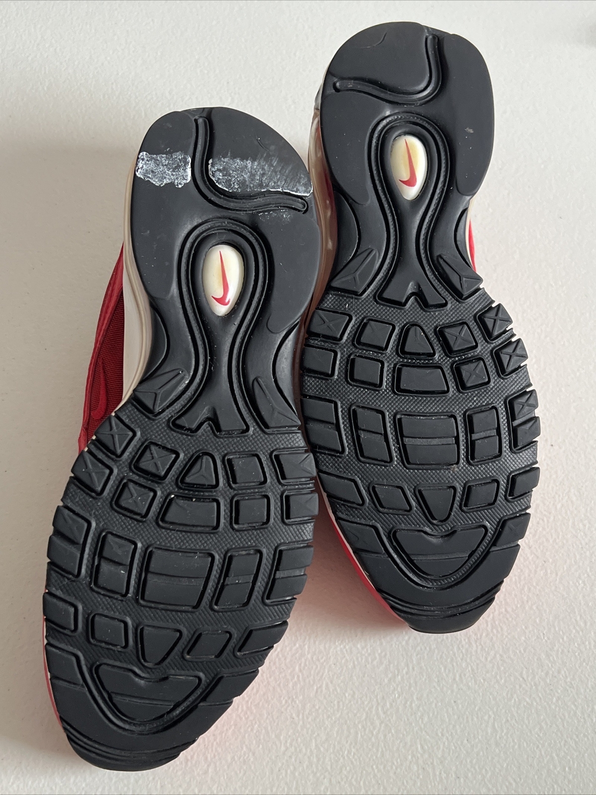 Woman Size 8.5 NIKE Air max 97 University Red & White CQ9896 Used thumbnail 14
