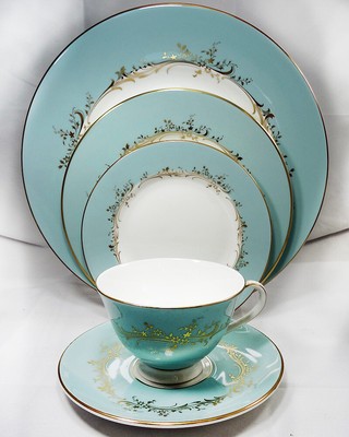 MELROSE by Royal Doulton 5 Piece Place Setting NEW NEVER USED made in England