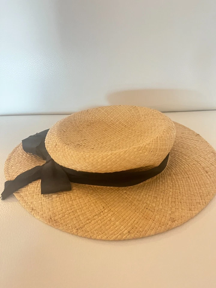 SOMBRERO DE VACACIONES DE VERANO DE MODA ANN TAYLOR CON CINTA NEGRA Foto 2 de 4