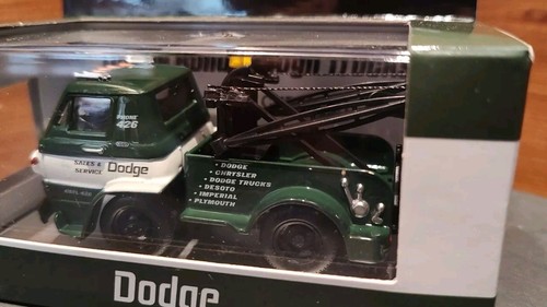 M2 MASCHINEN 1966 DODGE L600 ABSCHLEPPWAGEN MIT ANZEIGETASCHE & STÄNDER 1 VON 9.500 STCK. - Bild 8 von 10