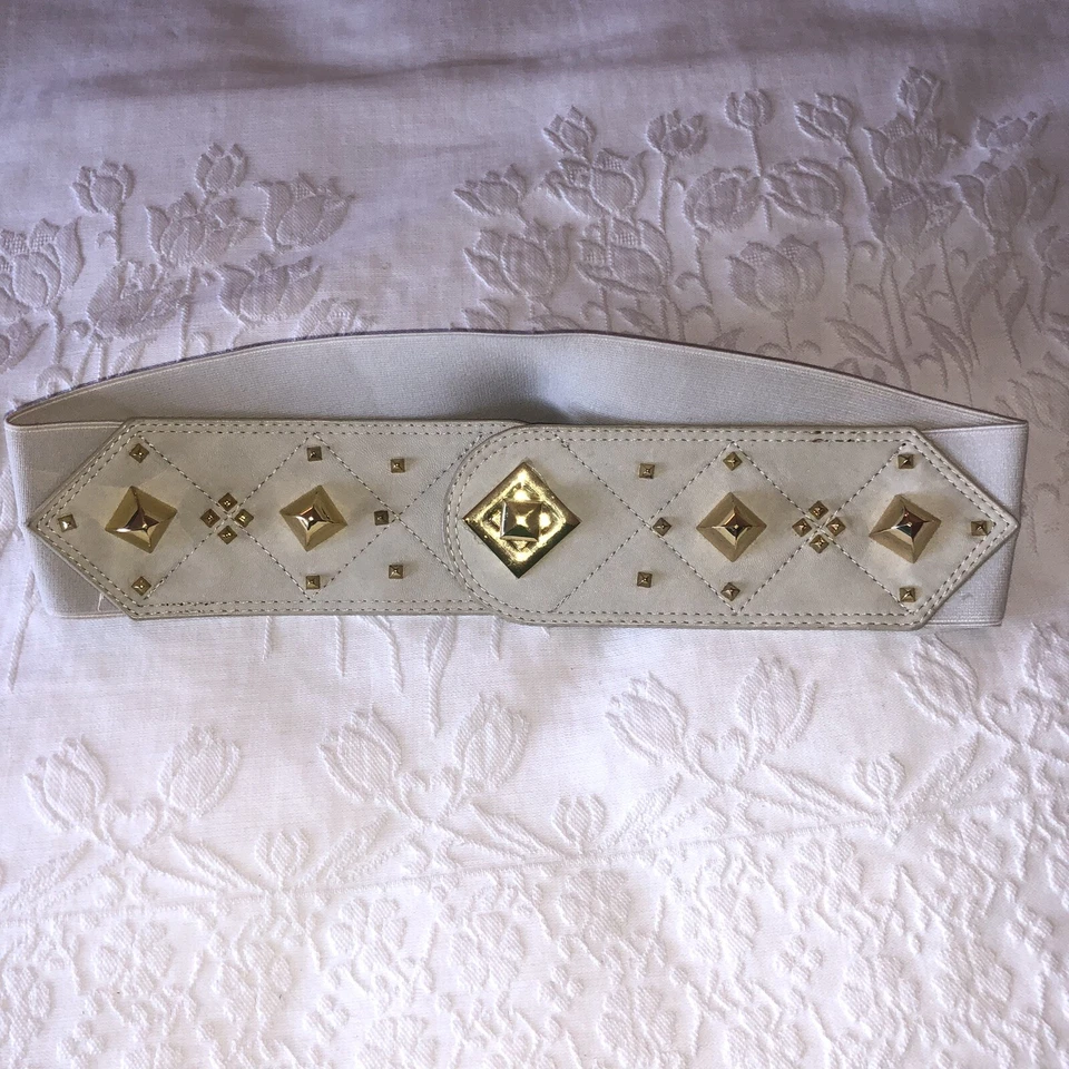 BETSEY JOHNSON TALLA S/M MUJER BEIGE CINTURÓN ANCHO CON DETALLES DORADOS! Foto 2 de 4