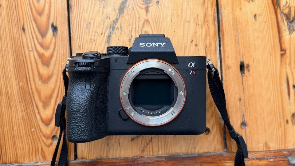 Sony Alpha 7R IV, photo 1 of 3