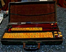 1930'S-40'S ROTTGAME BUTTERSCOTCH BAKELITE 164 TILES MAH JOHNGG SET W/5 TRAYS