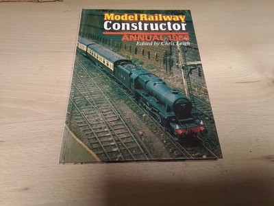 BUCH. MODELLEISENBAHN BAUER JAHRGANG 1983. ED CHRIS LEIGH. ENGLISCH