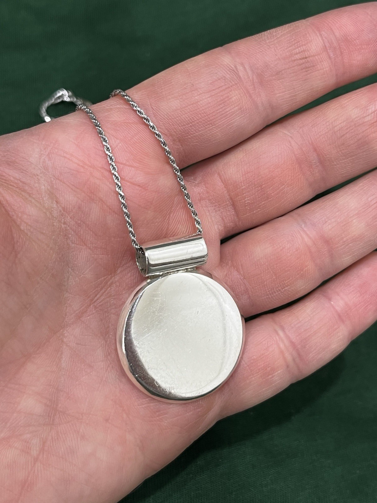 Solid Sterling Silver Circle Pendant Necklace 19.… - image 1