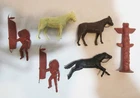 MARX PLAYSET 3 INDIAN HORSES MOUNTED CHIEFS TOTEM POLE 54mm VINTAGE FORT APACHE
