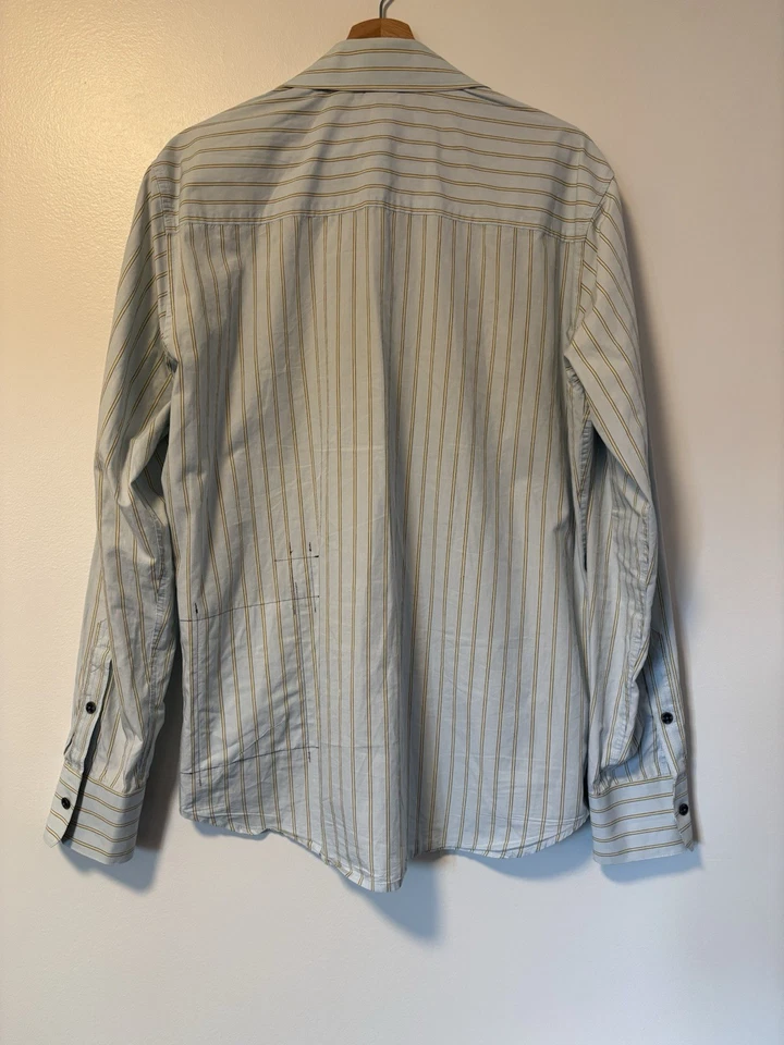 RARO ARCHIVO TROVATA — 2005 “Iron John FitzGilbert” Story Patch Shirt (Talla L) Foto 2 de 4