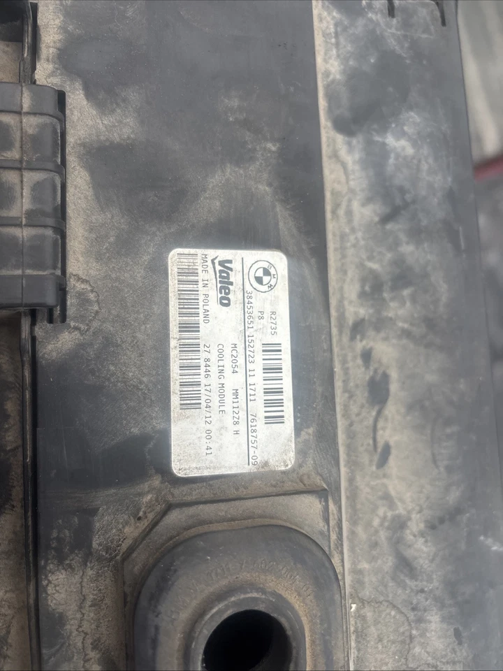 2012 BMW 528i F10 N55 Radiator Condenser Cooling Fan Support Assembly - Image 4 of 4